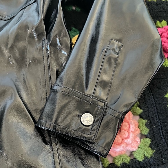 Bloggers Fave Zara black glossy faux leather button down shacket dress - Picture 14 of 17